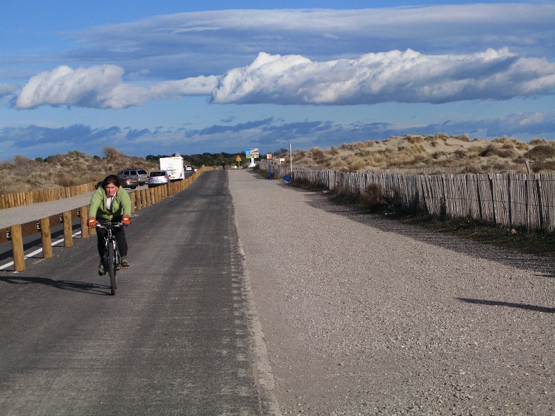 sul lungomare dopo la Grand Motte