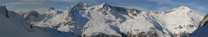 Clicca per
                                                ingrandire la panoramica
                                                sulla Val Bedretto