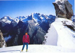 Sonja alla base dello Shivling, alle sue spalle il Bugjian Peak