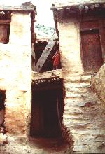 Bimbo in una casa di Udaipur
